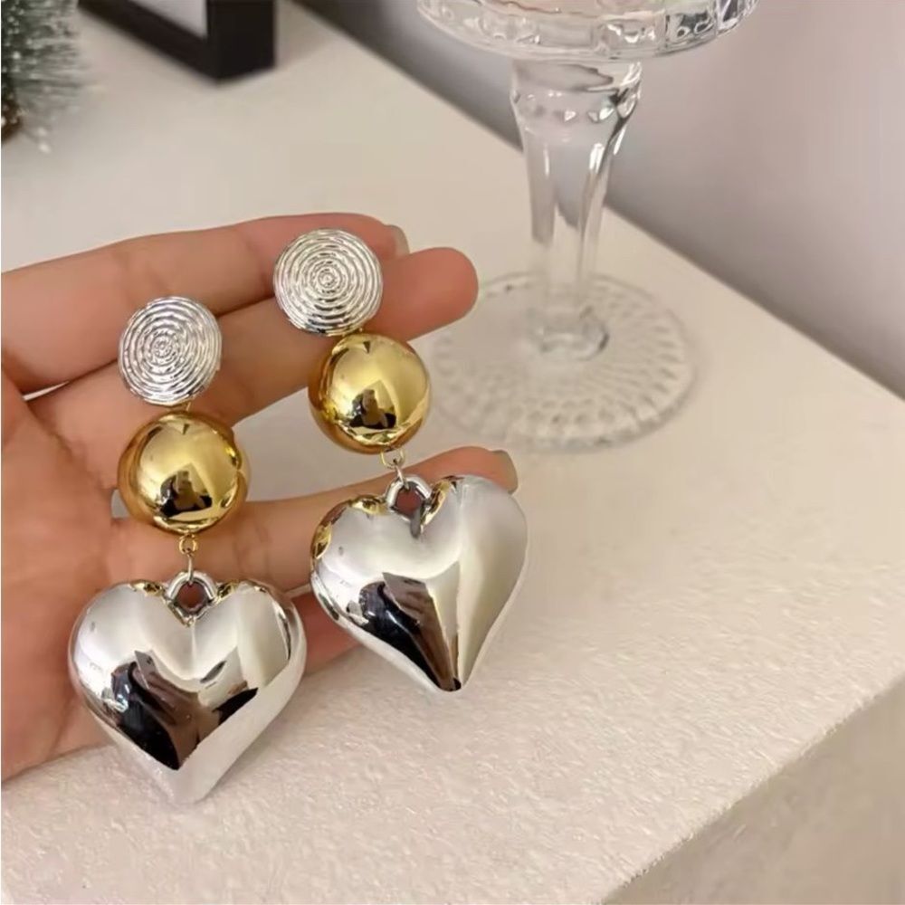Lustrous Love: Sculptural Mixed-Metal Heart Statement Earrings Antropologie - Picture 4 of 10